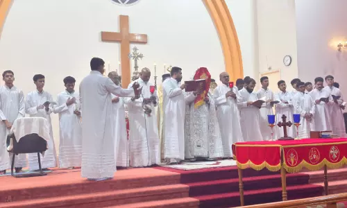 ഒമാനിൽ ക്രൈസ്തവ വിശ്വാസികൾ ഈസ്റ്റർ ആഘോഷിച്ചു