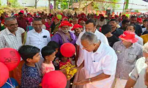നിയമസഭ തെരഞ്ഞെടുപ്പ്; ധർമടത്ത് അങ്കം ക്യാപ്റ്റനോട്