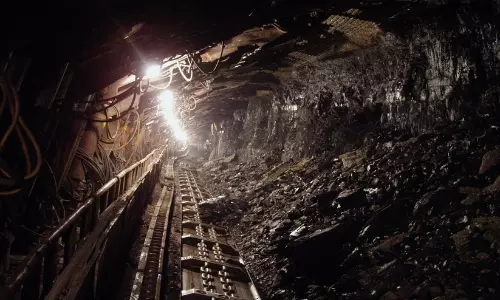 ലുഹാൻസ്കിൽ യുക്രെയ്‌ൻ ആക്രമണം: ഖനിയിൽ 41 തൊഴിലാളികൾ കുടുങ്ങി; രക്ഷാപ്രവർത്തനം തുടരുന്നു