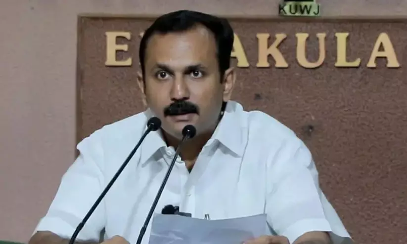 പാലായിൽ ആളില്ലാത്തതുകൊണ്ടാണ് മാണിക്കാപ്പൻ കൊട്ടിക്കലാശം നടത്താത്തത് -ഷോൺ ജോർജ് പാലായിൽ ആളില്ലാത്തതുകൊണ്ടാണ് മാണിക്കാപ്പൻ കൊട്ടിക്കലാശം നടത്താത്തത് -ഷോൺ ജോർജ്