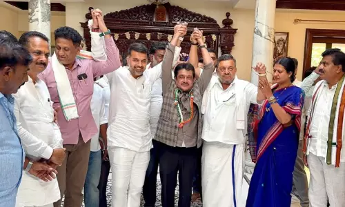 അരികുവത്കരിക്കപ്പെട്ട് ദാവൻഗരെ ന്യൂനപക്ഷം; അച്ഛൻ മന്ത്രി,അമ്മ എം.പി; മുത്തച്ഛന് പകരം പേരമകൻ സ്ഥാനാർഥി, അരിശം വിടാതെ മന്ത്രി സമീർ ഖാൻ