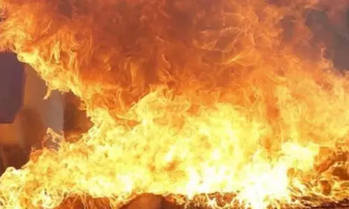 ഷാർജയിൽ ഗോഡൗണിൽ തീപിടിത്തം