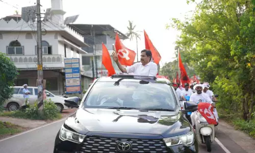 ഗ്രാമങ്ങളിൽ തരംഗമായി വി. അബ്‌ദുറഹ്മാന്‍റെ റോഡ് ഷോ