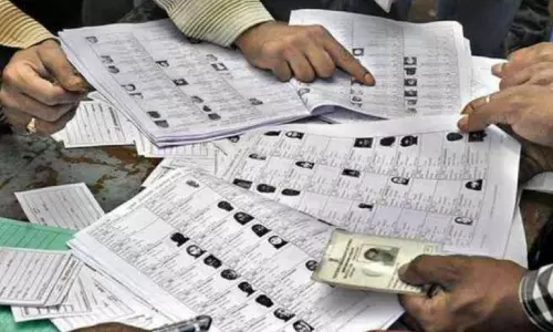 ‘ഞങ്ങളുടെ വീടുകൾ തകർത്തു, വോട്ടർ പട്ടികയിൽ നിന്ന് പുറത്താക്കി’; അസമിൽ കുടിയിറക്കപ്പെട്ട മുസ്‍ലിം വിഭാഗം തെരുവിൽ