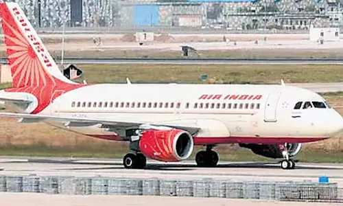 എയർ ഇന്ത്യയും ഇന്ധന സർചാർജ് കൂട്ടി; ഗൾഫ് മേഖലയിലേക്ക് 4,600 രൂപ വരെ കൂടും, നാളെ മുതൽ പ്രാബല്യത്തിൽ