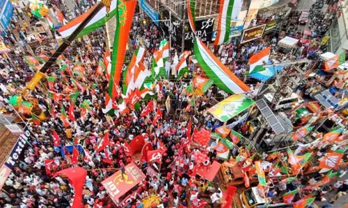 പരസ്യപ്രചാരണം അവസാനിക്കാൻ മണിക്കൂറുകൾ ബാക്കി; കണ്ണൂരിൽ വൈകിട്ട് ആറ് മുതൽ നിരോധനാജ്ഞ