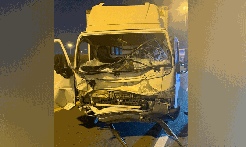 ദുബൈയിൽ വാഹനങ്ങൾ കൂട്ടിയിടിച്ച് മൂന്നുപേർക്ക് പരിക്ക് ദുബൈയിൽ വാഹനങ്ങൾ കൂട്ടിയിടിച്ച് മൂന്നുപേർക്ക് പരിക്ക്