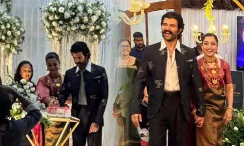 കൂർഗിലെ സ്ത്രീകൾ അതീവ സുന്ദരിമാരാണ്, അതിൽ ഒരാളെ ഞാൻ വിവാഹം കഴിച്ചു- ബന്ധു സൽക്കാരത്തിനിടെ വിജയ് ദേവരകൊണ്ട