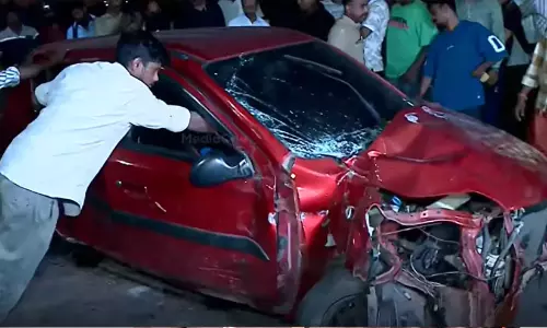 യു.ഡി.എഫ് പ്രവർത്തകരുടെ കാറിടിച്ച് വിദ്യാർഥികൾക്ക് പരിക്കേറ്റ സംഭവം; ഡ്രൈവർക്കെതിരെ കേസ്