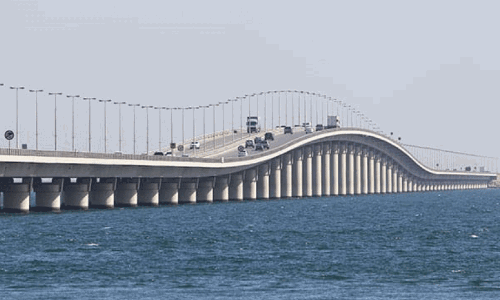 സുരക്ഷ മുൻകരുതൽ: കിങ് ഫഹദ് കോസ്‌വേ അടച്ചു, തുറന്നു, വീണ്ടും അടച്ചു