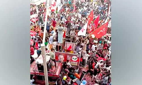 പത്തനംതിട്ട ജില്ലാ ആസ്ഥാനത്ത് കൊട്ടിക്കലാശം കളറായി