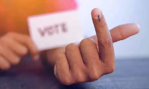 പെരിങ്ങോട്ടുകുറുശ്ശിയിൽ കള്ളവോട്ട്; കന്നിവോട്ടർ കലക്ടർക്ക് പരാതി നൽകി