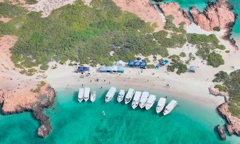 പ്രകൃതി കാഴ്ചകളൊരുക്കി ദൈമാനിയാത്ത് ദ്വീപ് പ്രകൃതി കാഴ്ചകളൊരുക്കി ദൈമാനിയാത്ത് ദ്വീപ്