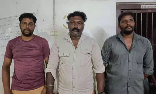 പഞ്ചായത്ത് സെക്രട്ടറിയുടെ വ്യാജ ഒപ്പിട്ട് മണ്ണ് കടത്തിയവർ പിടിയിൽ പഞ്ചായത്ത് സെക്രട്ടറിയുടെ വ്യാജ ഒപ്പിട്ട് മണ്ണ് കടത്തിയവർ പിടിയിൽ