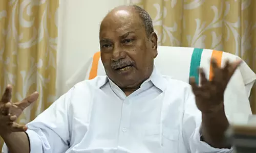 എൽ.ഡി.എഫ് തരംഗം അസ്തമിച്ചു; ഇടതുപക്ഷത്തെ സ്നേഹിക്കുന്ന വലിയ വിഭാഗം തുടർഭരണത്തെ എതിർക്കുന്നു, അവർ യു.ഡി.എഫിന് വോട്ട് ചെയ്യും -എ.കെ. ആന്റണി