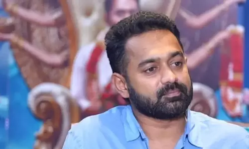 താൻ രാഷ്ട്രീയത്തിലേക്കില്ല, തൊടുപുഴയിലെ തലമുറമാറ്റം മാതൃകാപരമെന്ന് നടൻ ആസിഫ് അലി താൻ രാഷ്ട്രീയത്തിലേക്കില്ല, തൊടുപുഴയിലെ തലമുറമാറ്റം മാതൃകാപരമെന്ന് നടൻ ആസിഫ് അലി