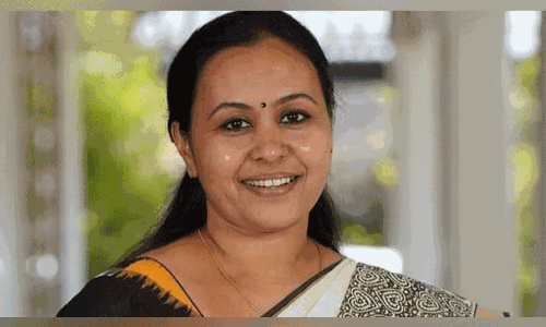 വീ​ണ​ക്ക്​ സ്വ​ന്തം മ​ണ്ഡ​ല​ത്തി​ൽ വോ​ട്ടു​ണ്ട്​; എ​തി​രാ​ളി​ക​ൾ​ക്ക്​ പു​റ​ത്ത്​