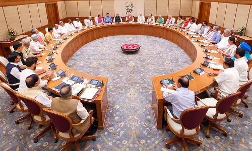 സ്ത്രീകൾക്ക് 33 ശതമാനം സംവരണം; വനിതാ സംവരണ ഭേദഗതി ബില്ലിന് കേന്ദ്ര മന്ത്രിസഭയുടെ അംഗീകാരം