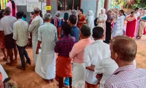 കനത്ത പോളിങ് തുടരുന്നു; 62.71 ശതമാനം രേഖപ്പെടുത്തി