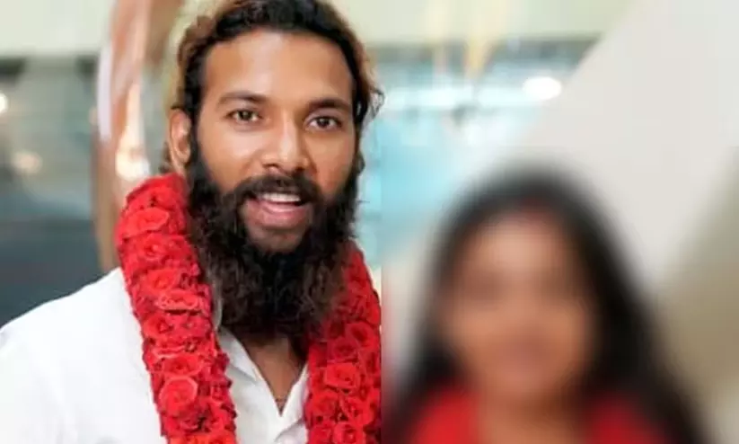 കുംഭമേള വൈറൽതാര കല്യാണം: സി.പി.എമ്മിനും പൊലീസിനും ‘പുലിവാലായി’! കുംഭമേള വൈറൽതാര കല്യാണം: സി.പി.എമ്മിനും പൊലീസിനും ‘പുലിവാലായി’!