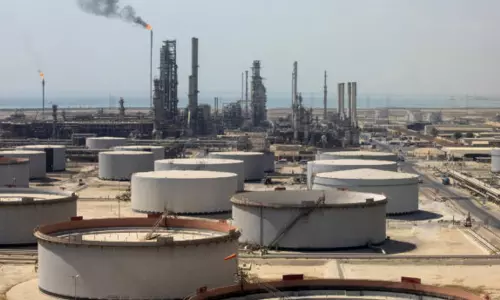 ആക്രമണം: സൗദിയിൽ എണ്ണ ഉൽപാദനത്തിൽ വൻ ഇടിവ്; കയറ്റുമതിയെ ബാധിച്ചേക്കും