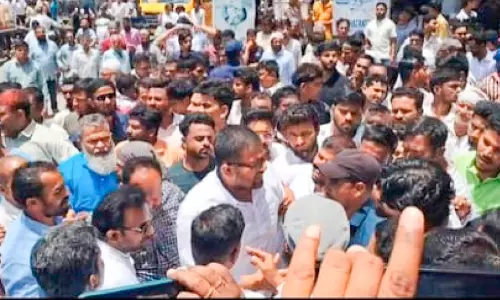 കോ​ൺ​ഗ്ര​സ് -എ​സ്.​ഡി.​പി.​ഐ സം​ഘ​ർ​ഷം