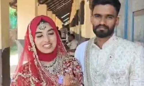 വിവാഹ വേദിയിൽനിന്ന് പോളിങ് ബൂത്തിലേക്ക് വിവാഹ വേദിയിൽനിന്ന് പോളിങ് ബൂത്തിലേക്ക്