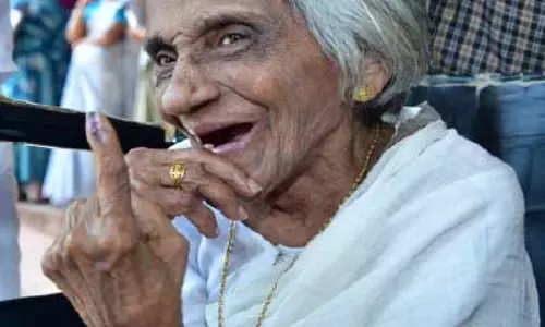 ആവേശം ചോരാതെ നാരായണി അമ്മയെത്തി...