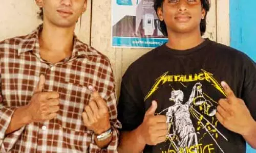 കൗതുകവും ആകാംക്ഷയുമായി കന്നി വോട്ടർമാർ കൗതുകവും ആകാംക്ഷയുമായി കന്നി വോട്ടർമാർ