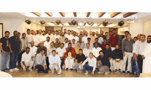 നാ​ല് പ​തി​റ്റാ​ണ്ടി​െൻറ പ്ര​വാ​സ​ത്തി​ന്  വി​രാ​മം; ഉ​സ്‌​മാ​ൻ ഒ​ട്ടു​മ്മ​ലി​ന് യാ​ത്ര​യ​യ​പ്പ്