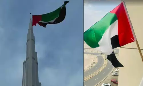 രാജ്യത്തിന് ഐക്യദാർഢ്യം: ദേശവ്യാപകമായി പതാക ഉയർത്തി