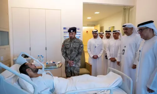 പരിക്കേറ്റവരുടെ ചികിത്സ വിലയിരുത്തി അബൂദബി പൊലീസ് മേധാവി