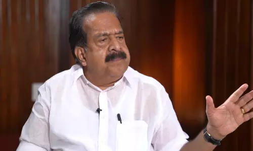 ഭീഷണിപ്പെടുത്തി വരുതിക്ക് കൊണ്ടുവരാമെന്നുള്ള നിലപാട് അംഗീകരിക്കില്ല -രമേശ് ചെന്നിത്തല ഭീഷണിപ്പെടുത്തി വരുതിക്ക് കൊണ്ടുവരാമെന്നുള്ള നിലപാട് അംഗീകരിക്കില്ല -രമേശ് ചെന്നിത്തല