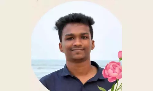 പുഴുത്ത പട്ടിയെന്നാണ് വകുപ്പ് മേധാവി വിളിച്ചത്, അധ്യാപകരും മുതിർന്ന വിദ്യാർഥികളും മാനസികമായി പീഡിപ്പിച്ചു; നിതിന്റെ മരണത്തിൽ കോളജിനെതിരെ ആരോപണവുമായി പിതാവ് പുഴുത്ത പട്ടിയെന്നാണ് വകുപ്പ് മേധാവി വിളിച്ചത്, അധ്യാപകരും മുതിർന്ന വിദ്യാർഥികളും മാനസികമായി പീഡിപ്പിച്ചു; നിതിന്റെ മരണത്തിൽ കോളജിനെതിരെ ആരോപണവുമായി പിതാവ്