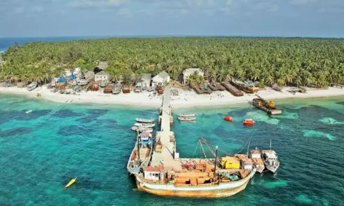 സഞ്ചാര സ്വാതന്ത്ര്യം വിലക്കുന്നു; ലക്ഷദ്വീപിൽ പ്രതിഷേധം സഞ്ചാര സ്വാതന്ത്ര്യം വിലക്കുന്നു; ലക്ഷദ്വീപിൽ പ്രതിഷേധം