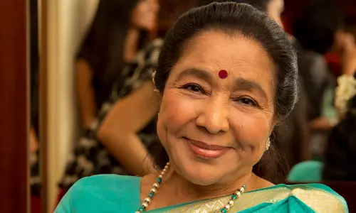 ഗായിക ആശാ ഭോസ്ലെയെ ഹൃദയാഘാതത്തെ തുടർന്ന് ആശുപത്രിയിൽ പ്രവേശിപ്പിച്ചു ഗായിക ആശാ ഭോസ്ലെയെ ഹൃദയാഘാതത്തെ തുടർന്ന് ആശുപത്രിയിൽ പ്രവേശിപ്പിച്ചു