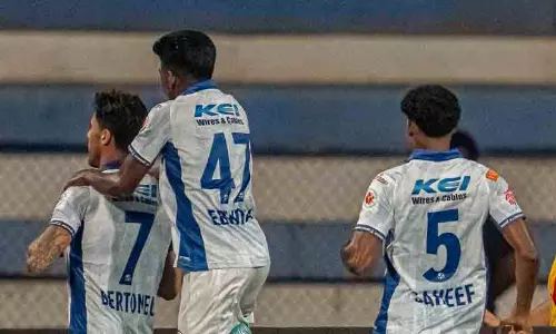 ഒടുവിൽ ബ്ലാസ്റ്റേഴ്സ് ജയിച്ചു; ബംഗളൂരുവിനെ വീഴ്ത്തിയത് ഒന്നിനെതിരെ രണ്ട് ഗോളുകൾക്ക് ഒടുവിൽ ബ്ലാസ്റ്റേഴ്സ് ജയിച്ചു; ബംഗളൂരുവിനെ വീഴ്ത്തിയത് ഒന്നിനെതിരെ രണ്ട് ഗോളുകൾക്ക്