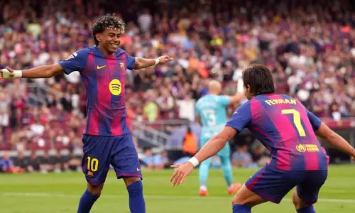 കിരീടത്തിന് തൊട്ടരികെ ബാഴ്സ; ഡെർബിയിൽ എസ്പാന്യോളിനെ തകർത്തു