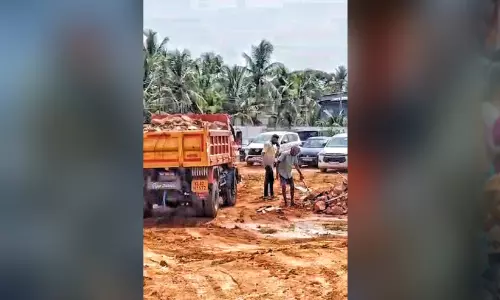 തെരഞ്ഞെടുപ്പ് മറയാക്കി തണ്ണീർത്തടം നികത്തി ഭൂമാഫിയ; കണ്ണടച്ച് അധികൃതർ