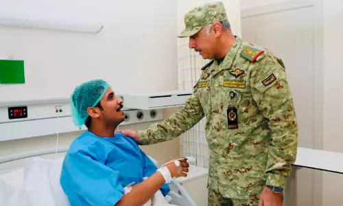 ആക്രമണത്തിൽ പരിക്കേറ്റവരെ നാഷനൽ ഗാർഡ് അണ്ടർ സെക്രട്ടറി സന്ദർശിച്ചു