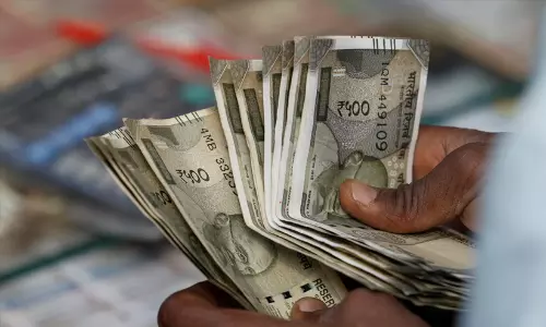 എട്ടാം ശമ്പള കമ്മീഷൻ: ശമ്പളത്തിലും പെൻഷനിലും വൻ വർധനവിന് സാധ്യത എട്ടാം ശമ്പള കമ്മീഷൻ: ശമ്പളത്തിലും പെൻഷനിലും വൻ വർധനവിന് സാധ്യത