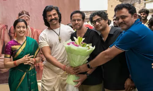 രണബാലി സെറ്റിൽ നവ ദമ്പതികൾക്ക് വരവേൽപ്പ്; ഷൂട്ടിങിന് ഒന്നിച്ചെത്തി വിരോഷ്