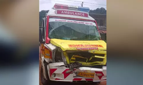 ആംബുലൻസ് അപകടത്തിൽപെട്ടു
