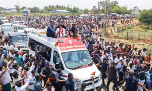 കന്യാകുമാരിയെ ഇളക്കി ടി.വി.കെയുടെ റോഡ് ഷോ: ട്രോളിങ് നിരോധന സമയത്തുനൽകുന്ന തുക 8000 ത്തിൽനിന്ന് 20,000 ആക്കും -വിജയ്