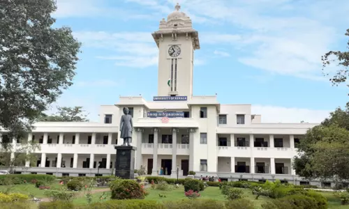 കോളജ്​ ഡേയിൽ പ​ങ്കെടുക്കാത്തവർക്ക്​ പിഴയിട്ട്​ പ്രിൻസിപ്പൽ