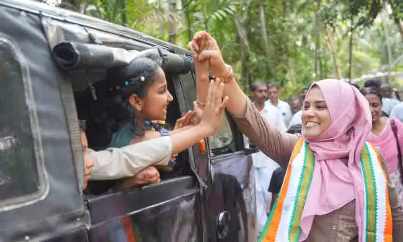 അനുഭവങ്ങളുടെ മാലപ്പടക്കം -ഫാത്തിമ തഹ്ലിയ അനുഭവങ്ങളുടെ മാലപ്പടക്കം -ഫാത്തിമ തഹ്ലിയ