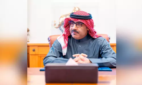 സ്കൂൾ പഠനം നിങ്ങൾക്ക് തീരുമാനിക്കാം...ഓൺലൈൻ വേണോ നേരിട്ട് വേണോ...?