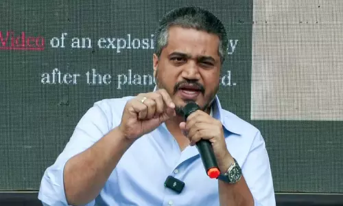 സഖ്യകക്ഷികളെ ബി.ജെ.പി ലക്ഷ്യമിടുന്നതായി രോഹിത് പവാർ; മഹാരാഷ്ട്രയിൽ അണയാതെ നാസിക് ‘ആൾദൈവ’ വിവാദം