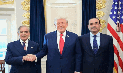 അസാധാരണരായ മനുഷ്യർ-പാകിസ്താൻ പ്രധാനമന്ത്രി ഷെഹ്ബാസ് ഷെരീഫിനെയും അസിം മുനീറിനെയും പ്രശംസിച്ച് ഡൊണാൾഡ് ട്രംപ്