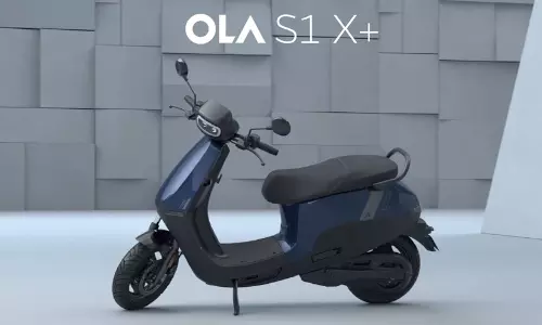 സിംഗിൾ ചാർജിൽ 320 കിലോമീറ്റർ റേഞ്ച്! 1.30 ലക്ഷം രൂപ പ്രാരംഭ വില; ഇന്ത്യയിലെ ആദ്യ ഭാരത് സെൽ ഇലക്ട്രിക് സ്കൂട്ടറുമായി ഓല